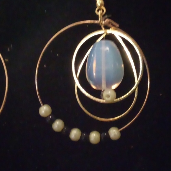 ❤️ Handmade Triple Hoop Pearl & Black Stone Dangle Earrings With Opalite Drop - Picture 5 of 5